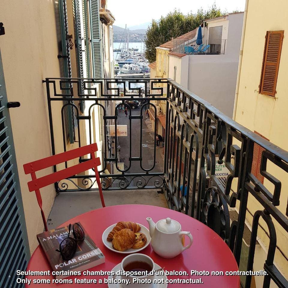 Foto 7 von 11: Double Room with Balcony
