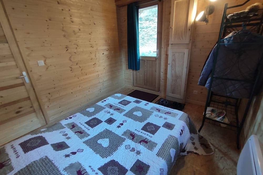 Foto 6 von 23: Kleines, unabhängiges Holzchalet mit Terrasse und Bergblick