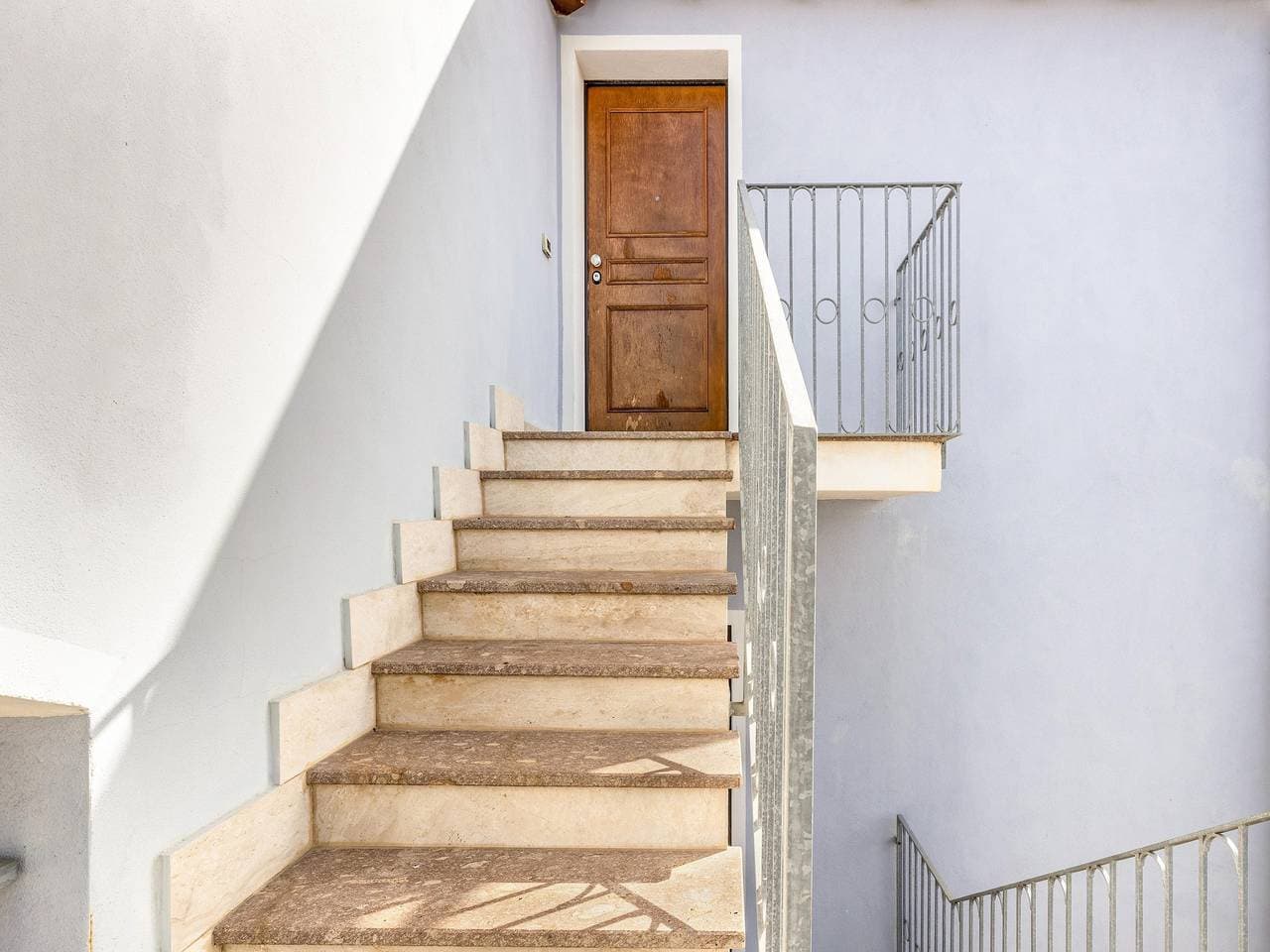 Foto 9 von 37: Klimatisiertes Penthouse mit Terrasse und Parkplatz