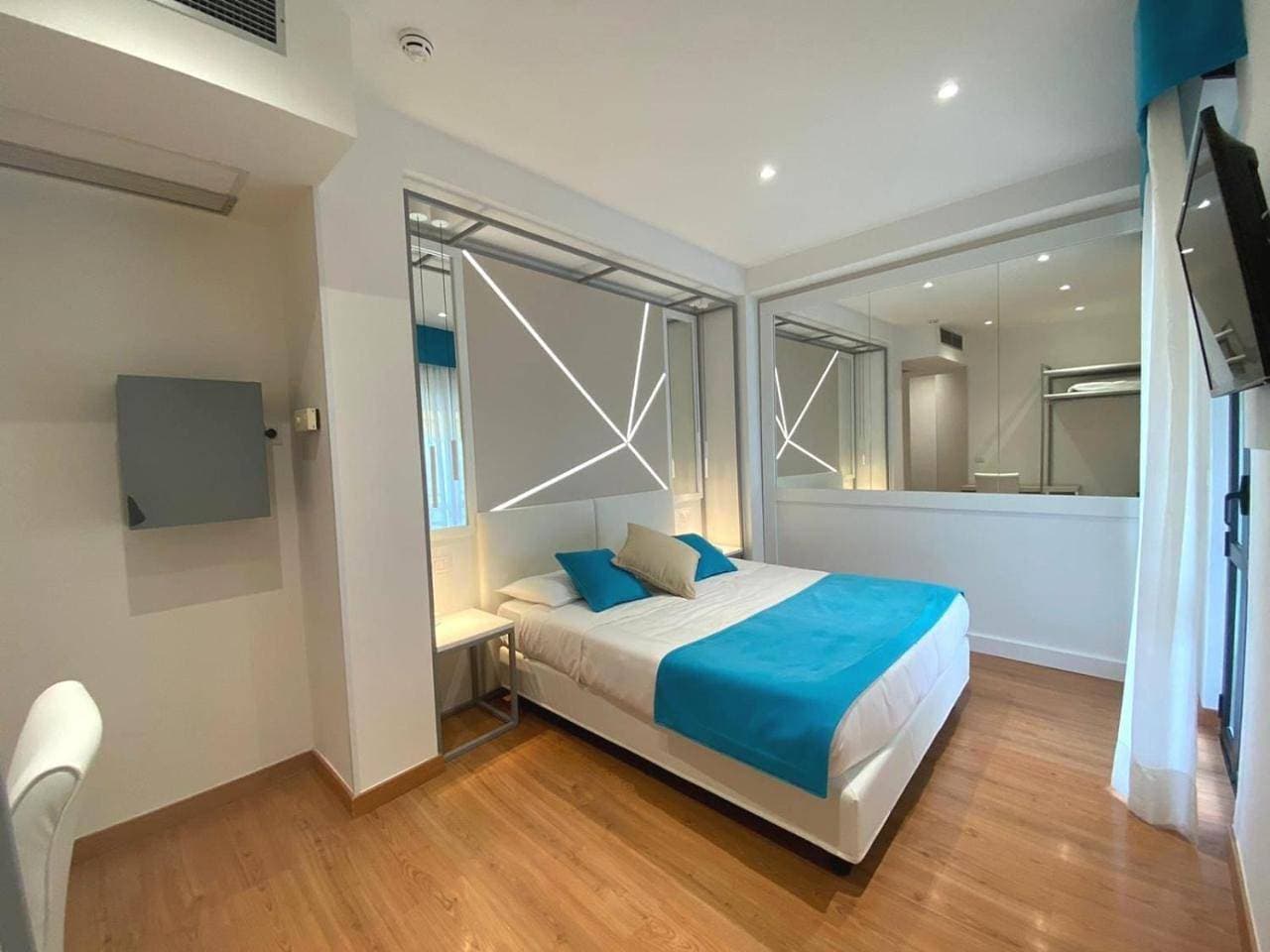 Foto 8 von 11: Double or Twin Room with Balcony and Lake View