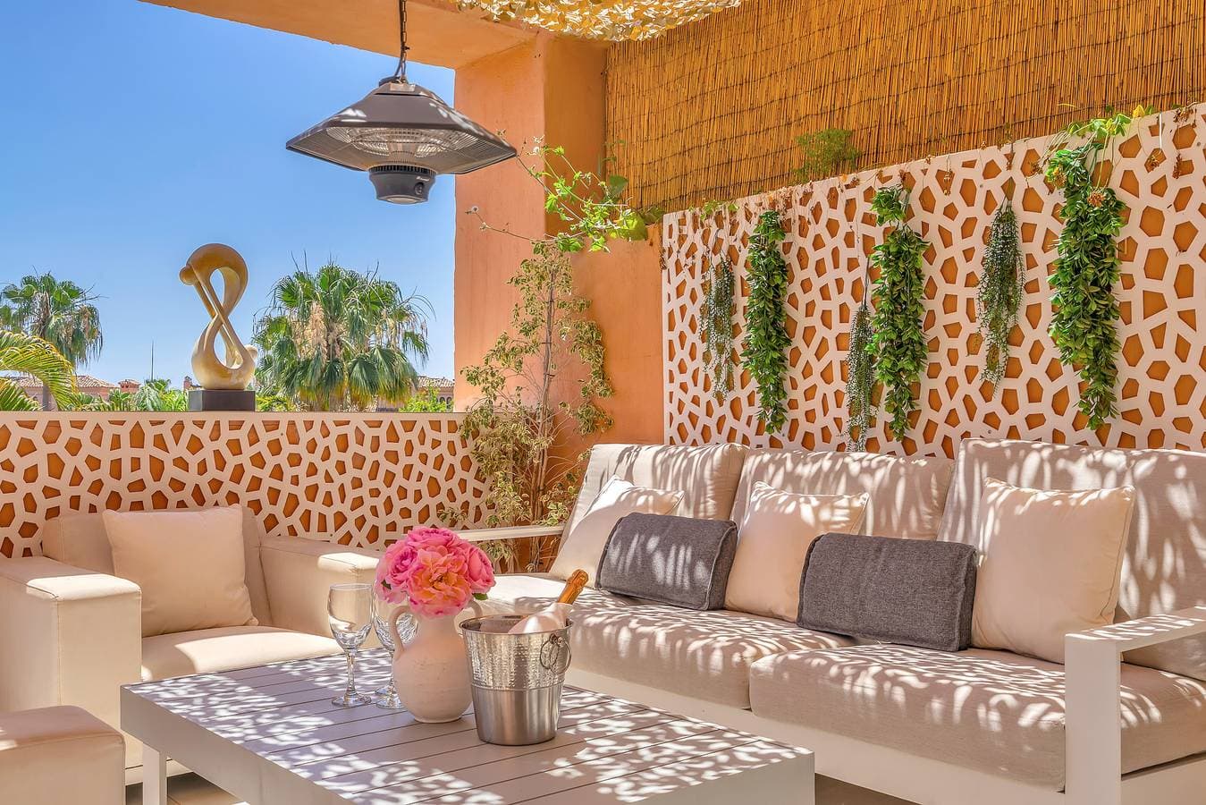 Foto 10 von 50: Hacienda del Sol Penthouse