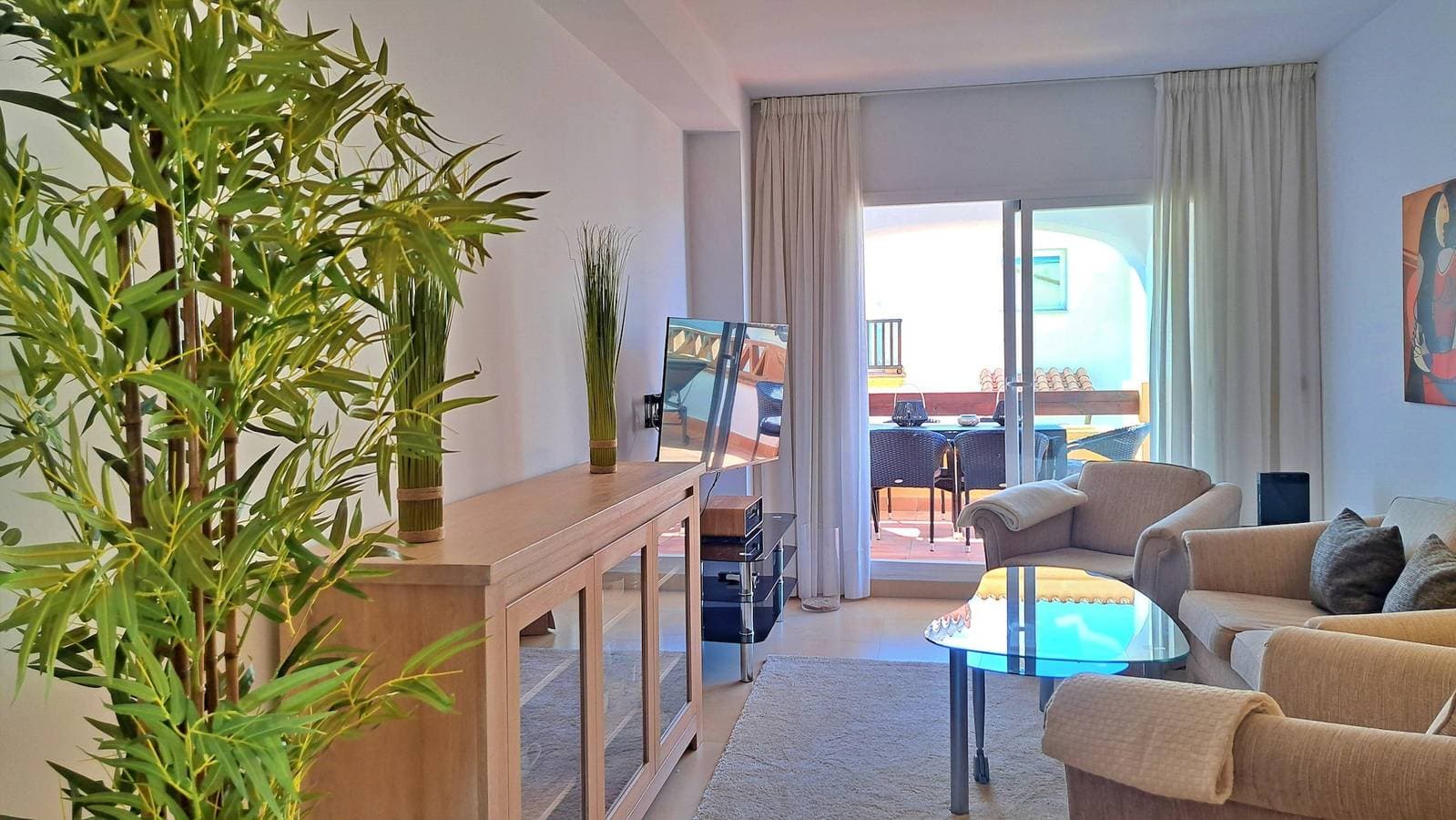 Foto 4 von 33: Apartment 'Baviera Golf' mit Meerblick, WLAN und Klimaanlage