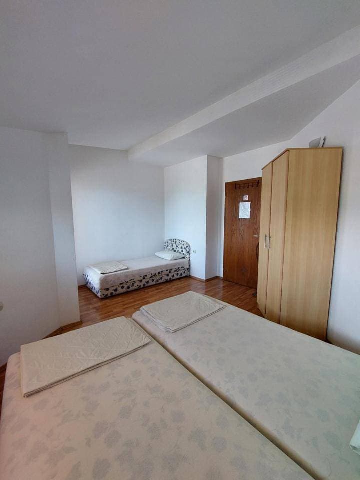 Foto 9 von 10: Triple Room with Lake View
