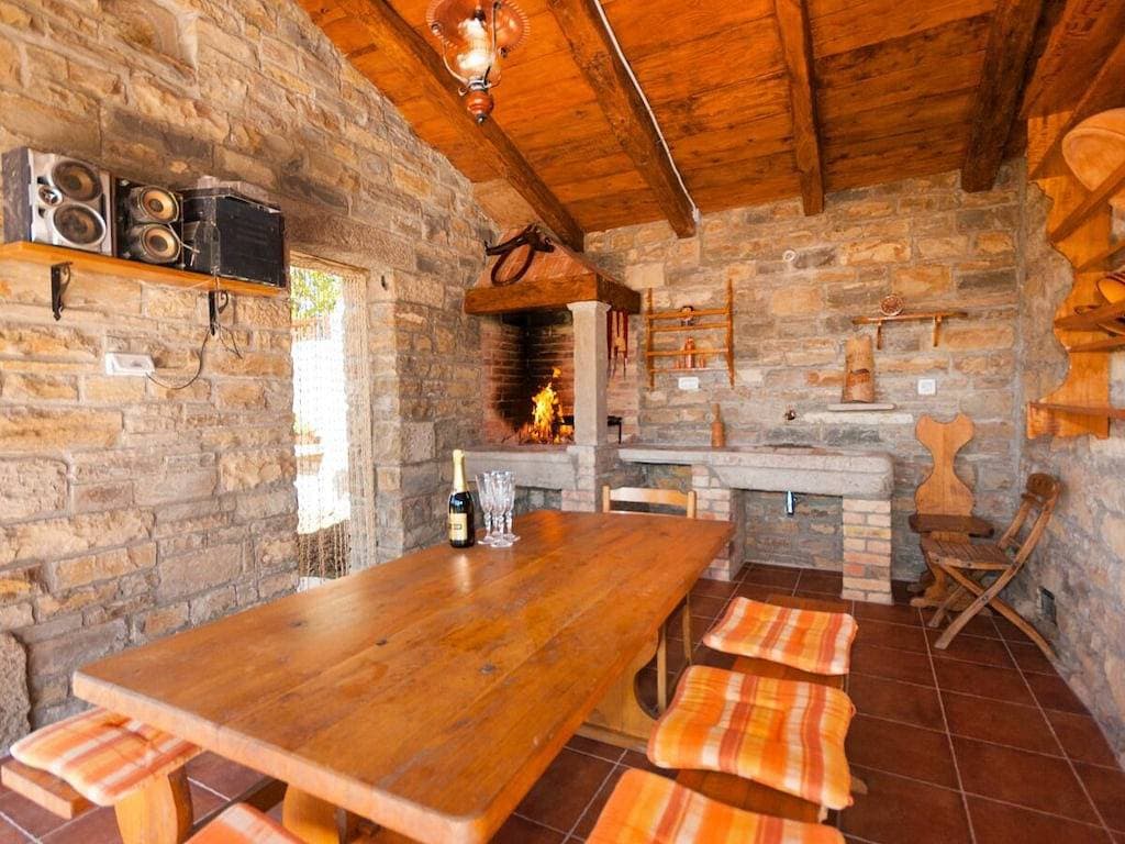 Foto 8 von 32: Ferienhaus in Cerovlje mit Schwimmbecken