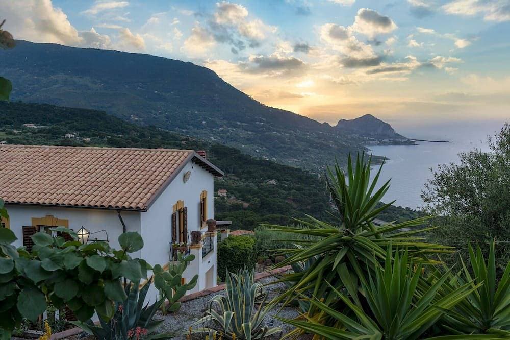 Foto 9 von 30: Villa Il Basto ist eine hübsche, neu renovierte Villa mit Blick auf das Meer und glatten Terrassen zum Entspannen
