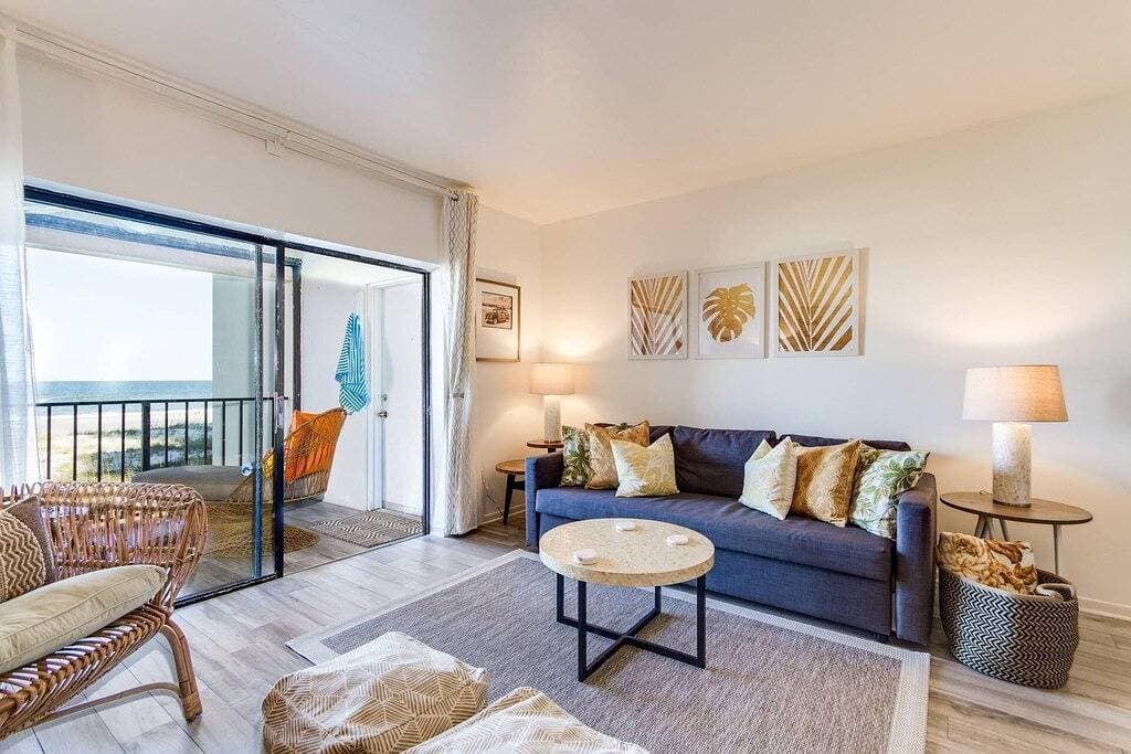 Oceanfront 1Br Condo | Private Balcony, Direct Beach Access, Sleeps 4 1