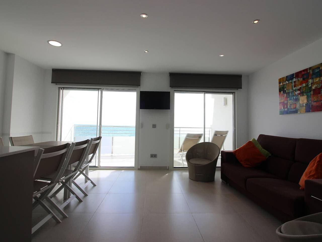 Foto 3 von 34: Designer-Ferienwohnung, direkt am Meer, mit Panorama-Blick, modernen Annehmlichkeiten und WLAN