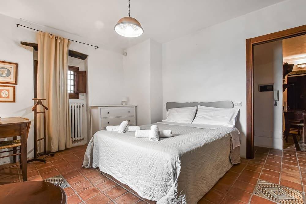 Foto 2 von 30: Beautiful home in Cefalù with private swimming pool, can be inside or outside