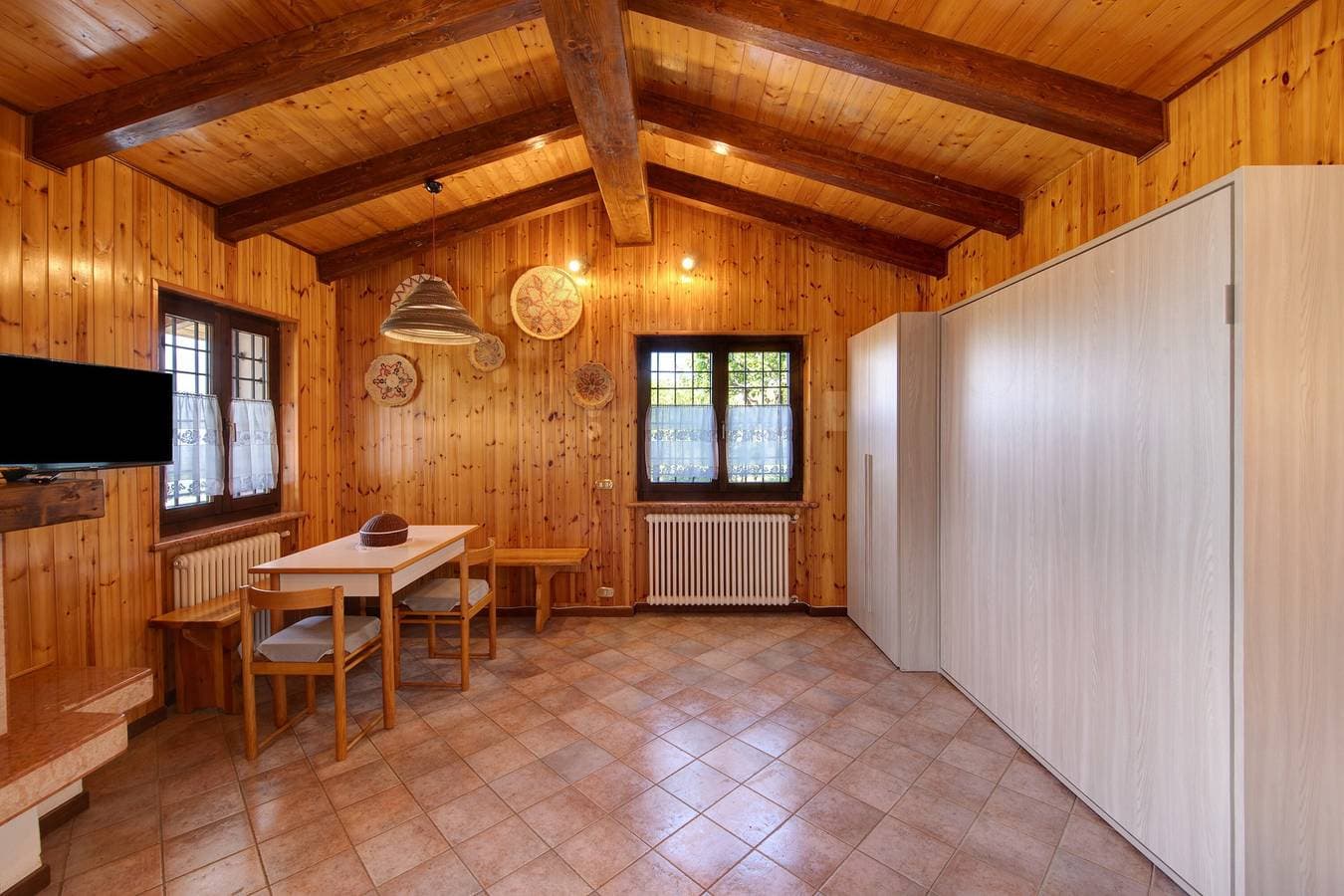 Foto 2 von 30: Ferienhaus 'Delle Delizie' mit Seeblick, privatem Garten und Klimaanlage