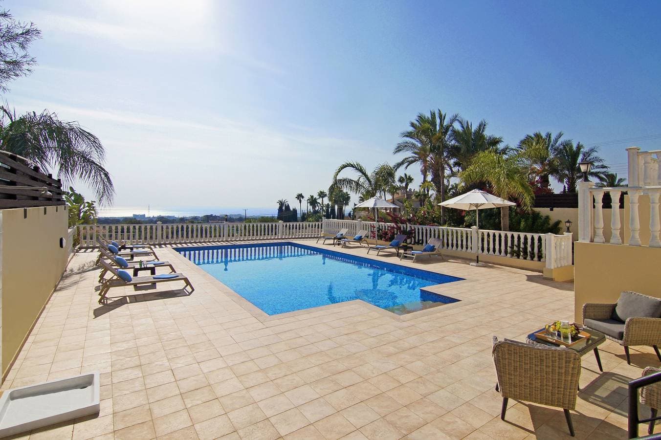 Foto 8 von 40: Villa für 8 Personen mit Garten