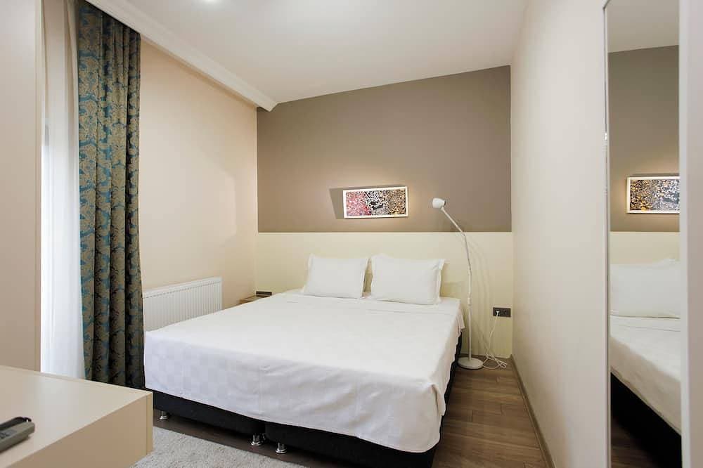 Cozy 1-bedroom apartment with WiFi, AC in beautiful Istanbul 1