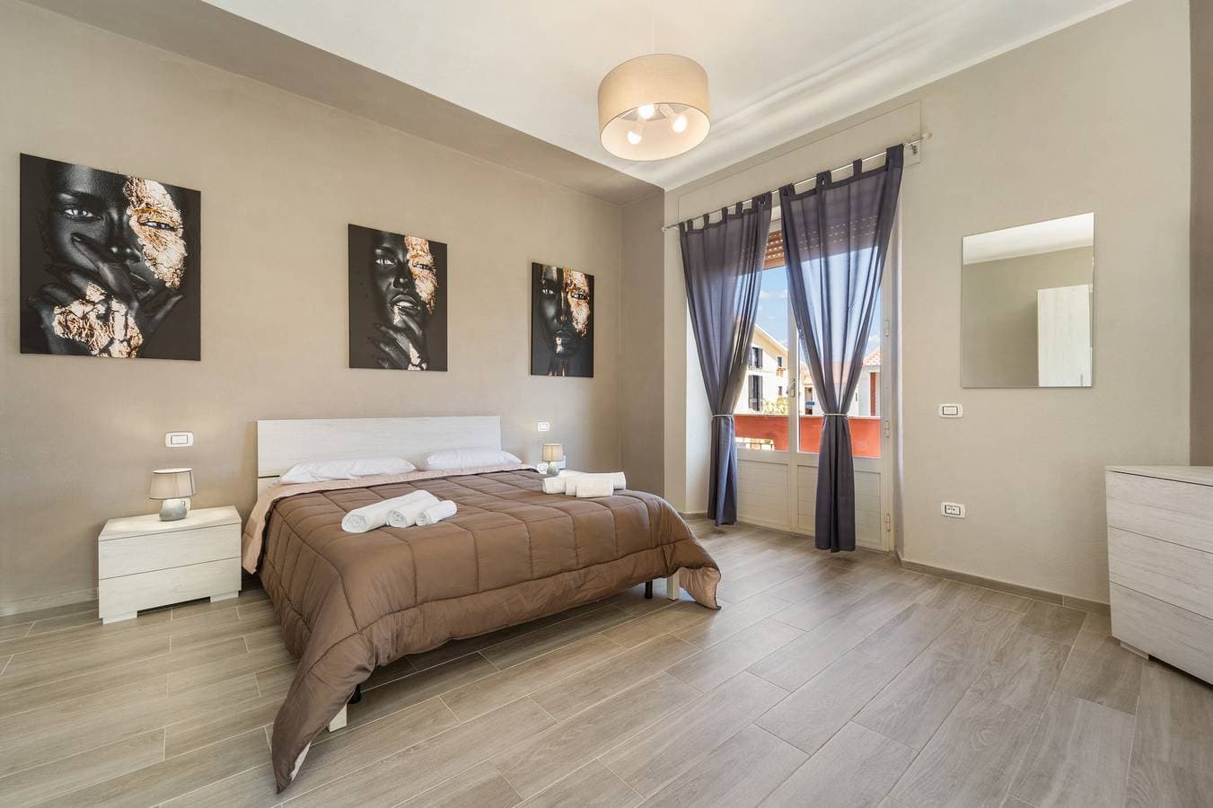 Foto 4 von 23: Ferienhaus 'Appartamento Elegante Carbonia' mit Balkon, WLAN und Klimaanlage
