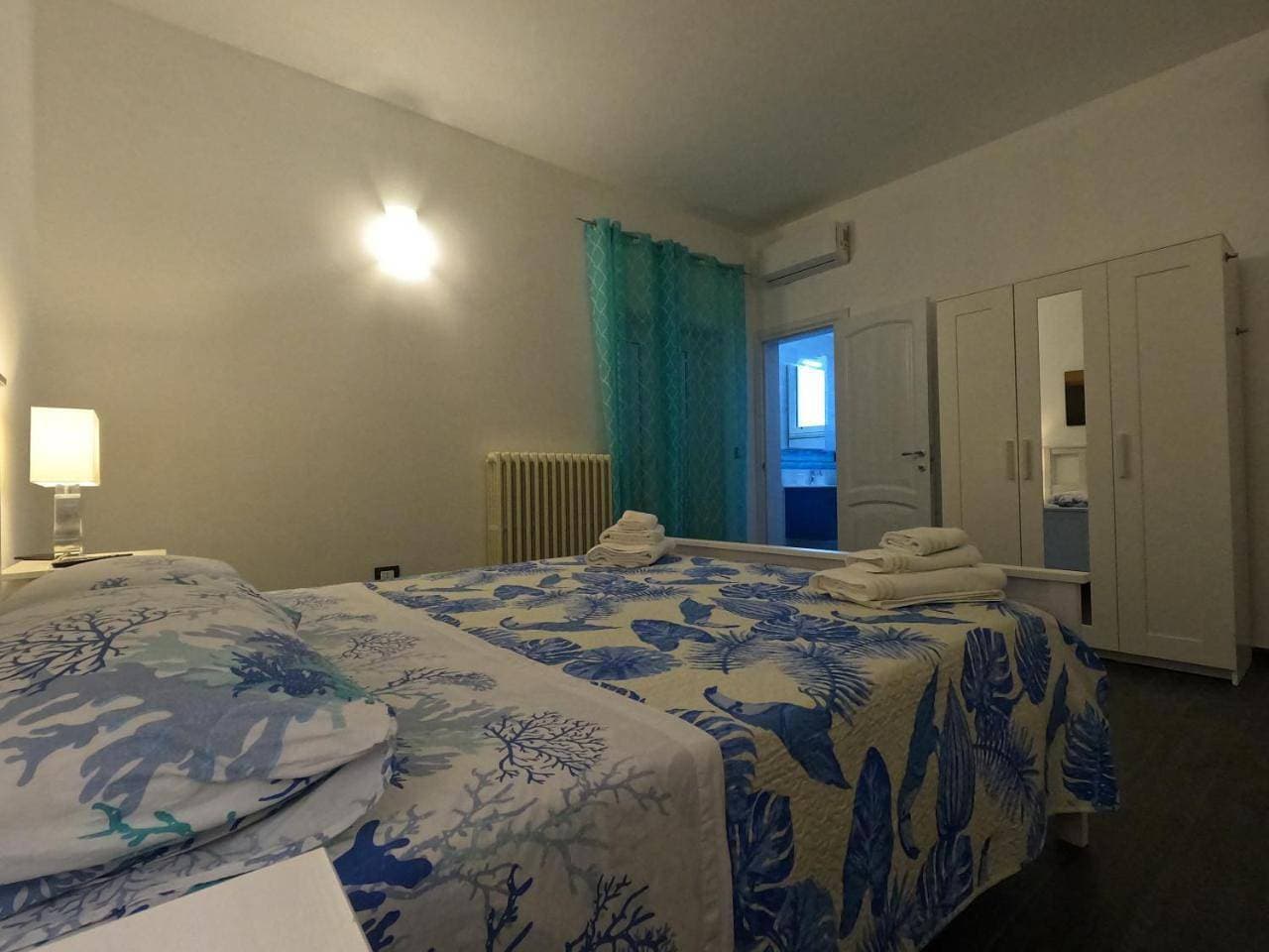 Foto 10 von 17: Double Room with Private Bathroom