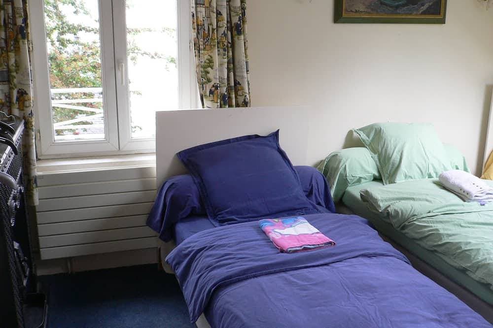 Foto 8 von 25: Große freistehende komfortable Zimmer
