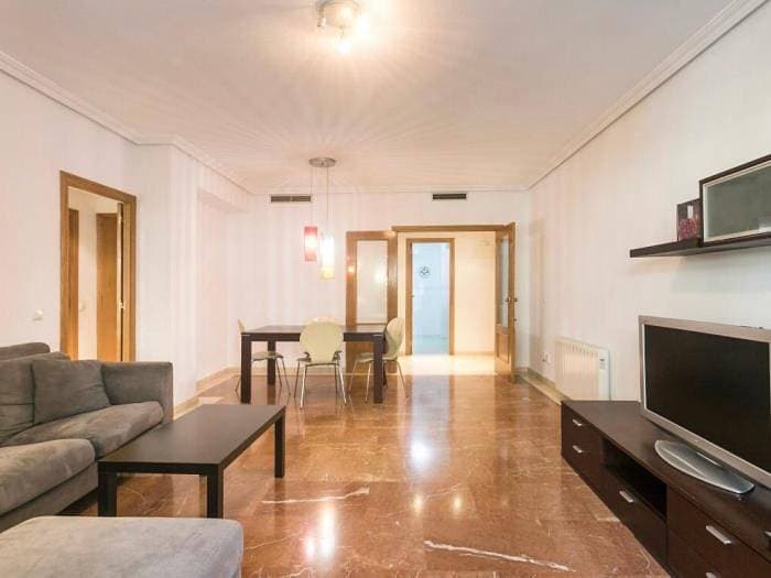 Foto 2 von 23: Ferienwohnung für 4 Personen mit Balkon/Terrasse