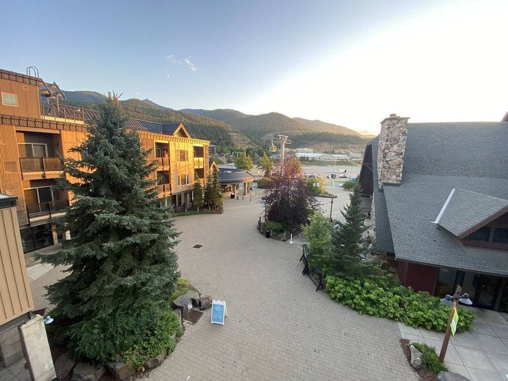 Foto 3 von 22: Shared Roof Top Hot tub Silver Mtn en suite listed