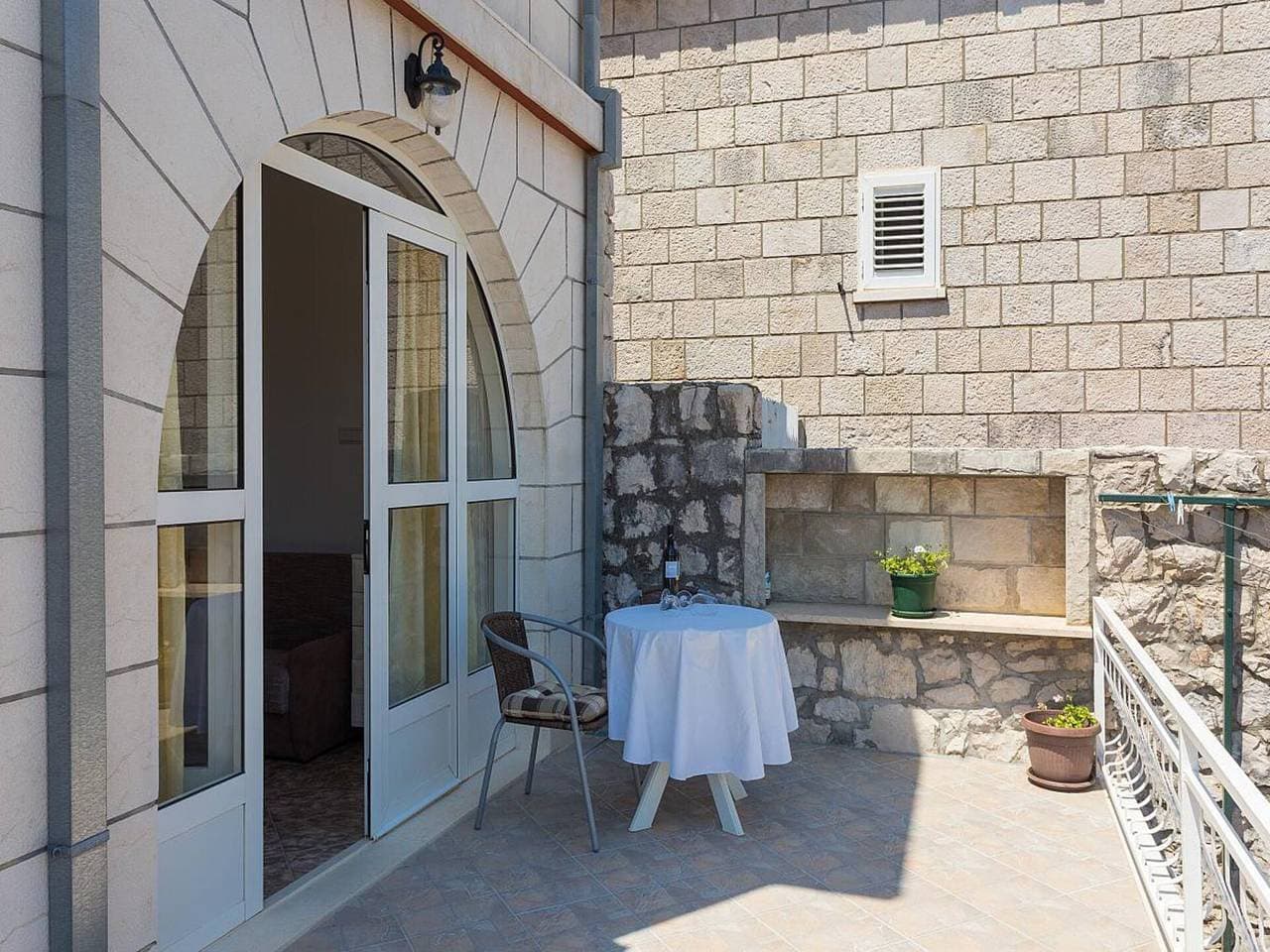 Foto 10 von 10: Romantic apartment Marko for 2 with pool and grill