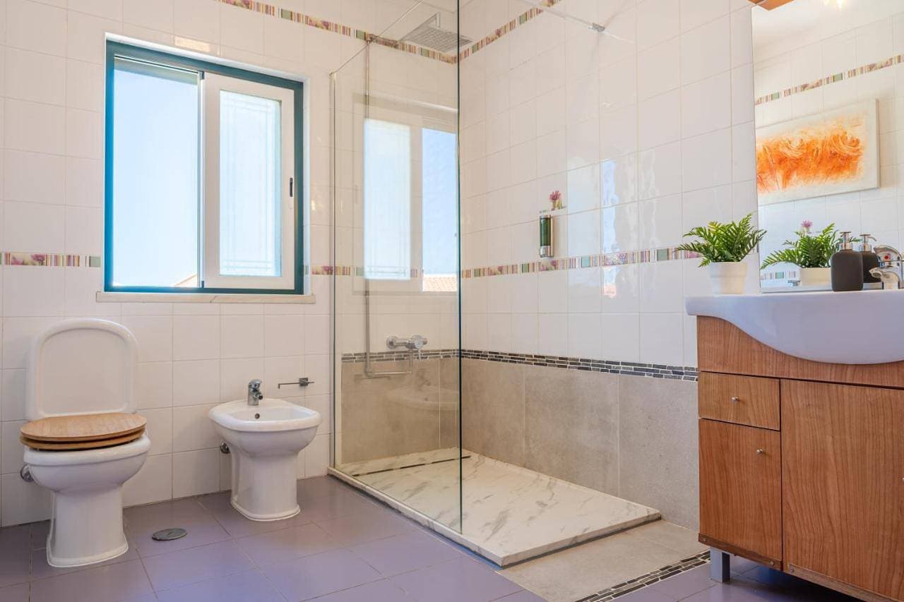 Foto 9 von 9: Double or Twin Room with Shared Bathroom