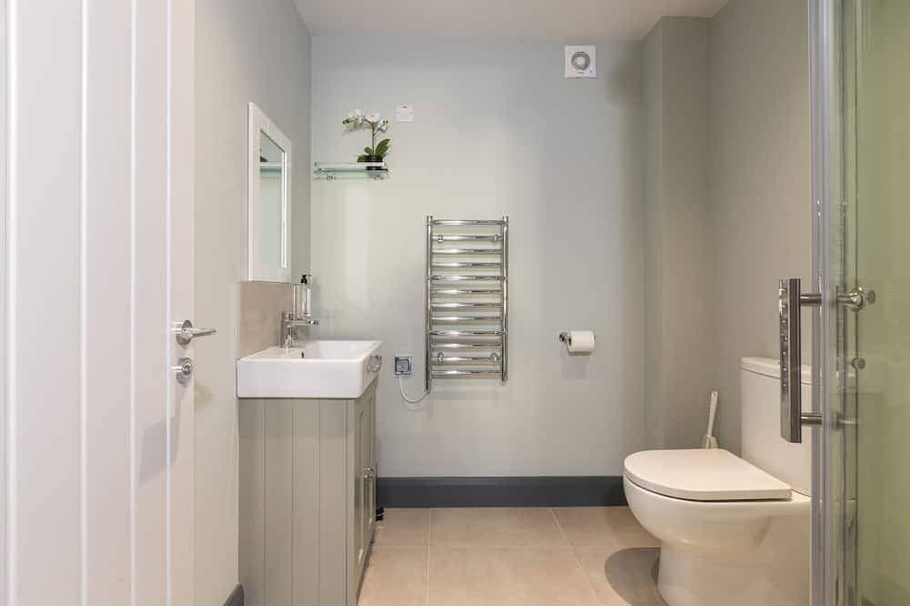 Foto 7 von 27: Apartment-Superior-Ensuite mit Dusche-Strassenblick-One Bedroomed Unit