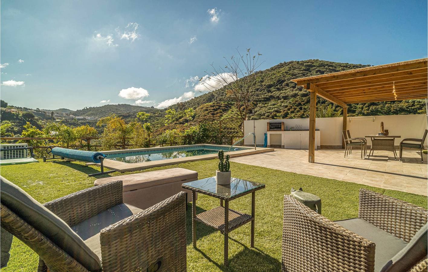 Foto 4 von 29: Poolside Haven: AC, Terrasse, Internet & Grill (800m von den Arenen, 1km zum Rio Seco)