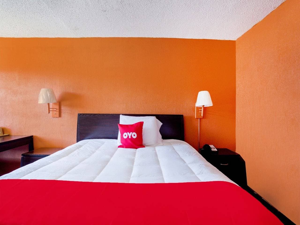 Foto 5 von 10: Kingsize-Bett | Rauchen erlaubt | Pensacola, Florida