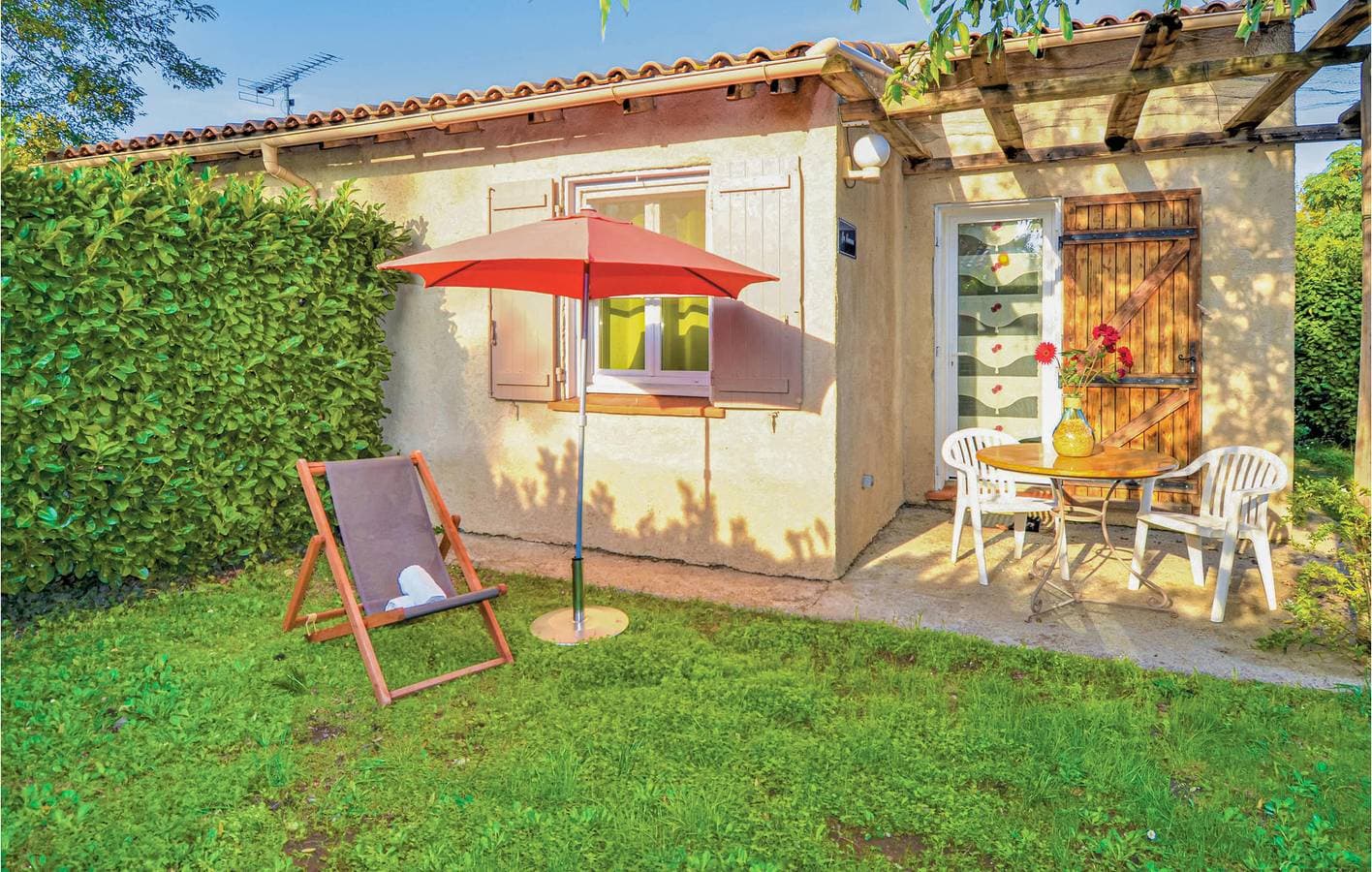 Foto 5 von 11: Parkplatz, Pool, Garten & Internet - Mieten Sie unsere Wohnung!