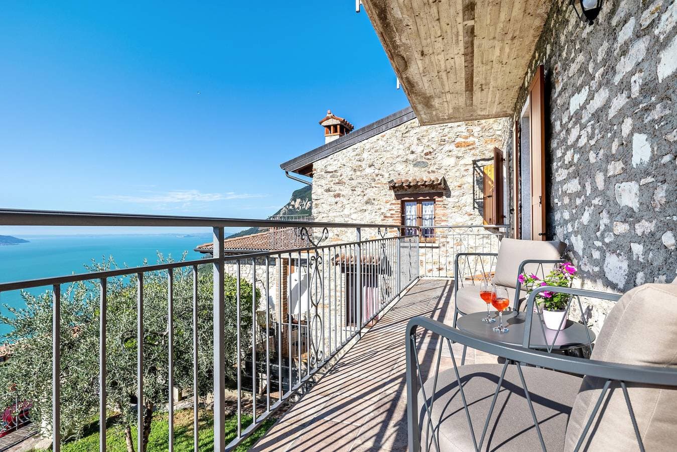 Foto 7 von 31: Ferienwohnung "Il Cinque" mit Seeblick, Gemeinschaftspool und WLAN