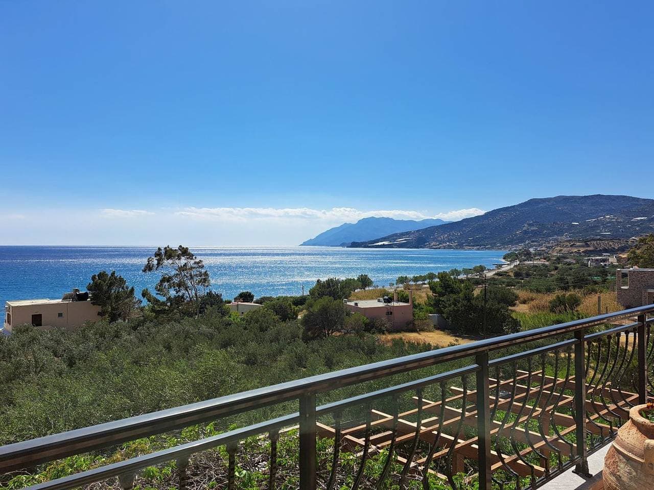 Foto 2 von 26: Direkt am Meer, traumhafter Meerblick - Ferienhaus Keratokampos, Kreta