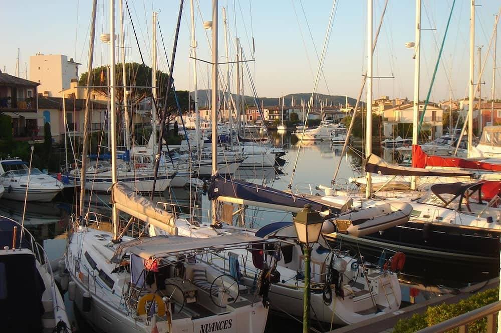 Foto 12 von 16: Port Grimaud - Studio Cab 4 person - Harbor view - access to St Tropez by sea.