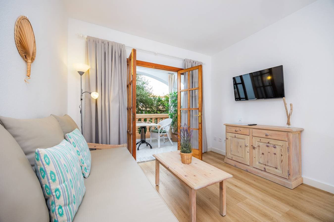 Foto 7 von 41: Strandnahes Apartment mit Zugang zum Pool, einer privaten Terrasse, Klimaanlage und WLAN