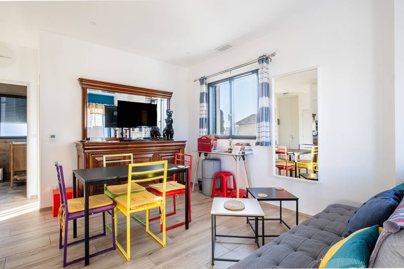 Foto 3 von 23: Apartment 'T3 Cros De Cagnes Bord De Plage' mit privater Terrasse, WLAN und Klimaanlage