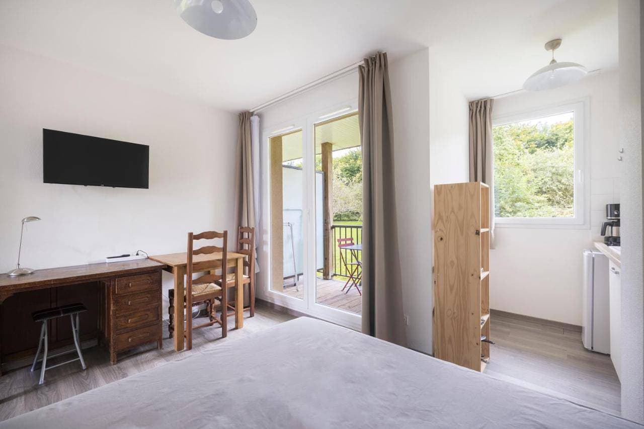 Appartement normandie avec piscine et jardin 1