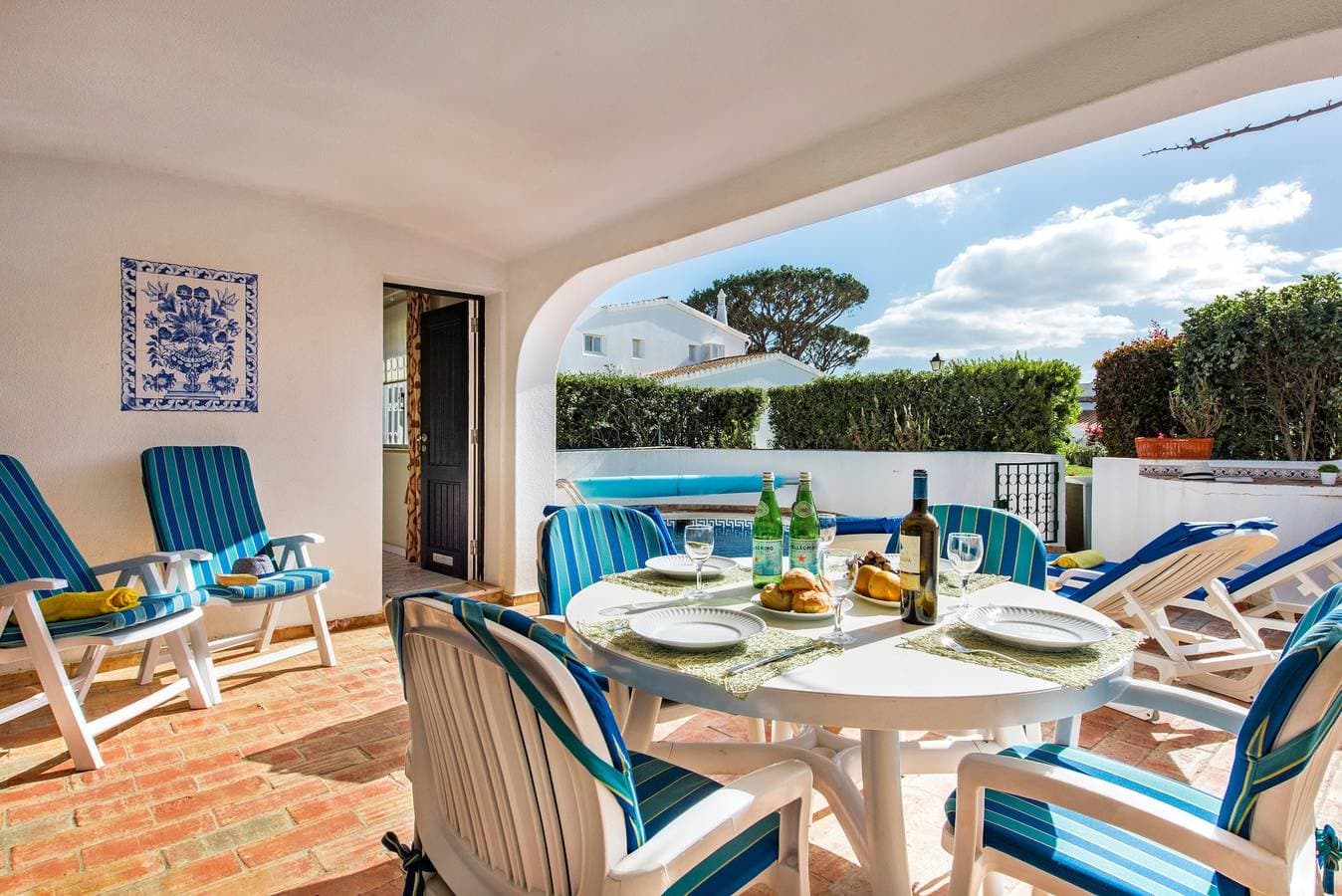 Foto 2 von 41: Villa 'Mng Elliott55' mit privatem Pool, WLAN und Klimaanlage