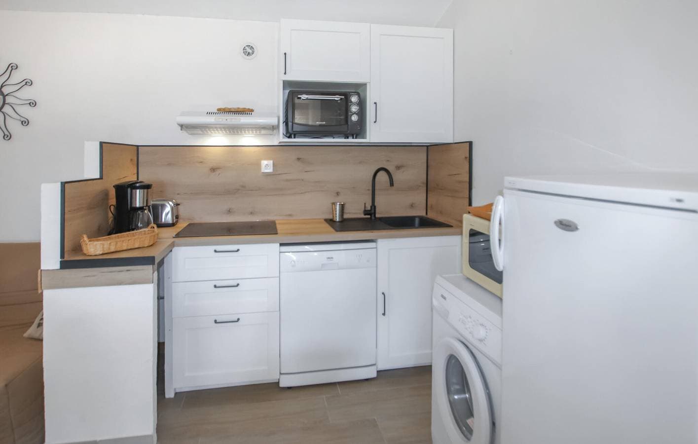 Foto 6 von 27: Gemütliche Wohnung mit Pool, Parkplatz, Garten & Internet in Bessas