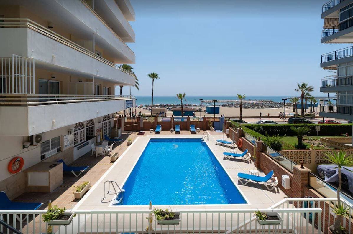 Foto 4 von 19: Ferienwohnung 'Terraza De Ensueño En La Playa' mit Meerblick, Gemeinschaftspool und A/C