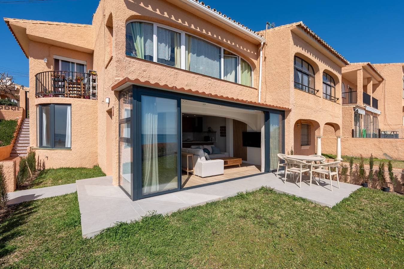 Foto 3 von 27: Casa Ventura – Charming Beachside Apartment with G