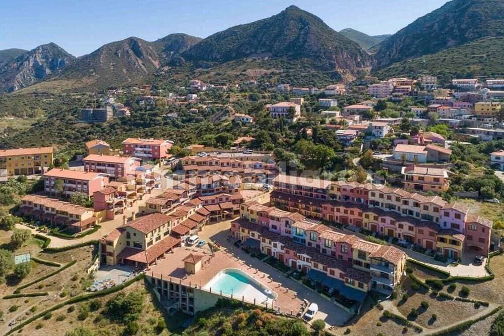 Foto 7 von 30: Villa Red Coral: sleeps 4, shared swimming pool, parking,