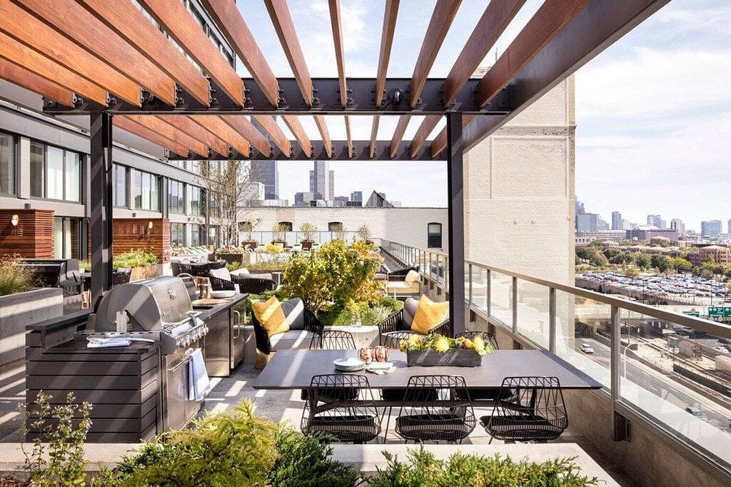 Hip West Loop Studio w/ Gym & Coworking, nr Uic, by Blueground 1
