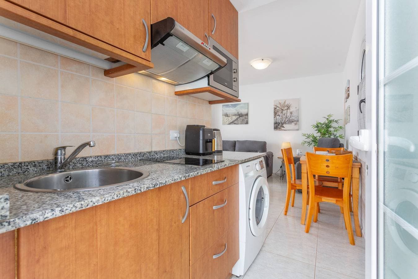 Foto 6 von 31: Bungalow mit Poolblick, Klimaanlage & privater Dachterrasse im Zentrum von Corralejo