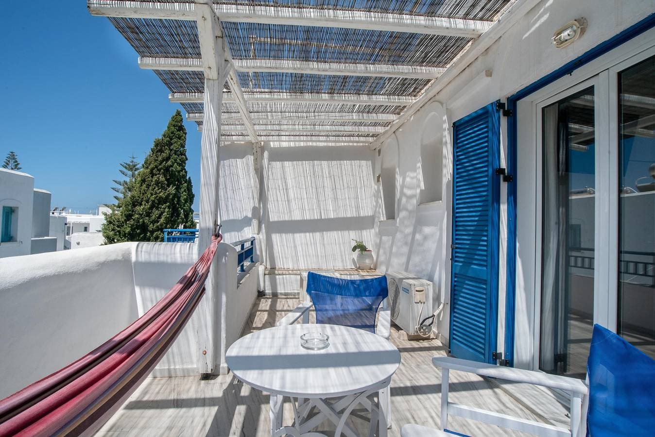 Foto 3 von 45: Einzimmerapartment 'Livadia Seaside Studios 14' mit Gemeinschaftsterrasse, WLAN und Klimaanlage