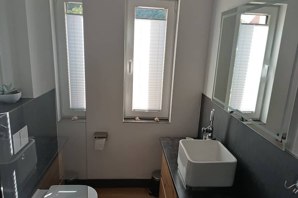 Foto 10 von 30: Ferienhaus mit Seezugang, Steg, Ruderboot, Fasssauna und Wallbox
