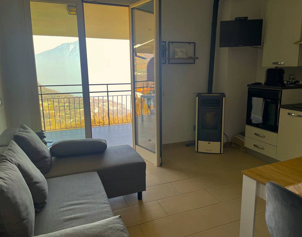 Foto 4 von 30: Appartement Marco by Gardaseeappartements mit Seeblick