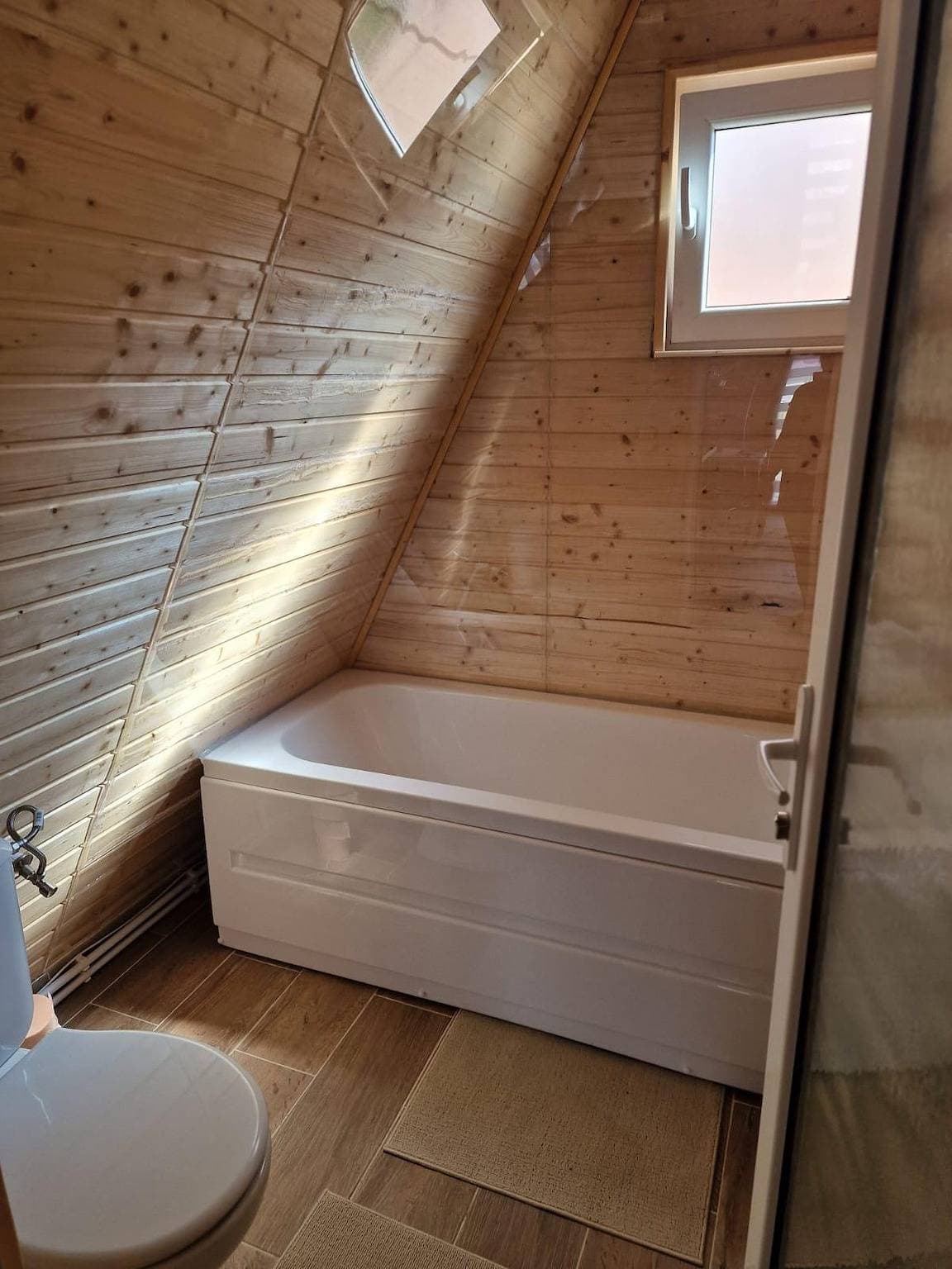 Foto 9 von 17: Chalet für 6 Personen mit Whirlpool