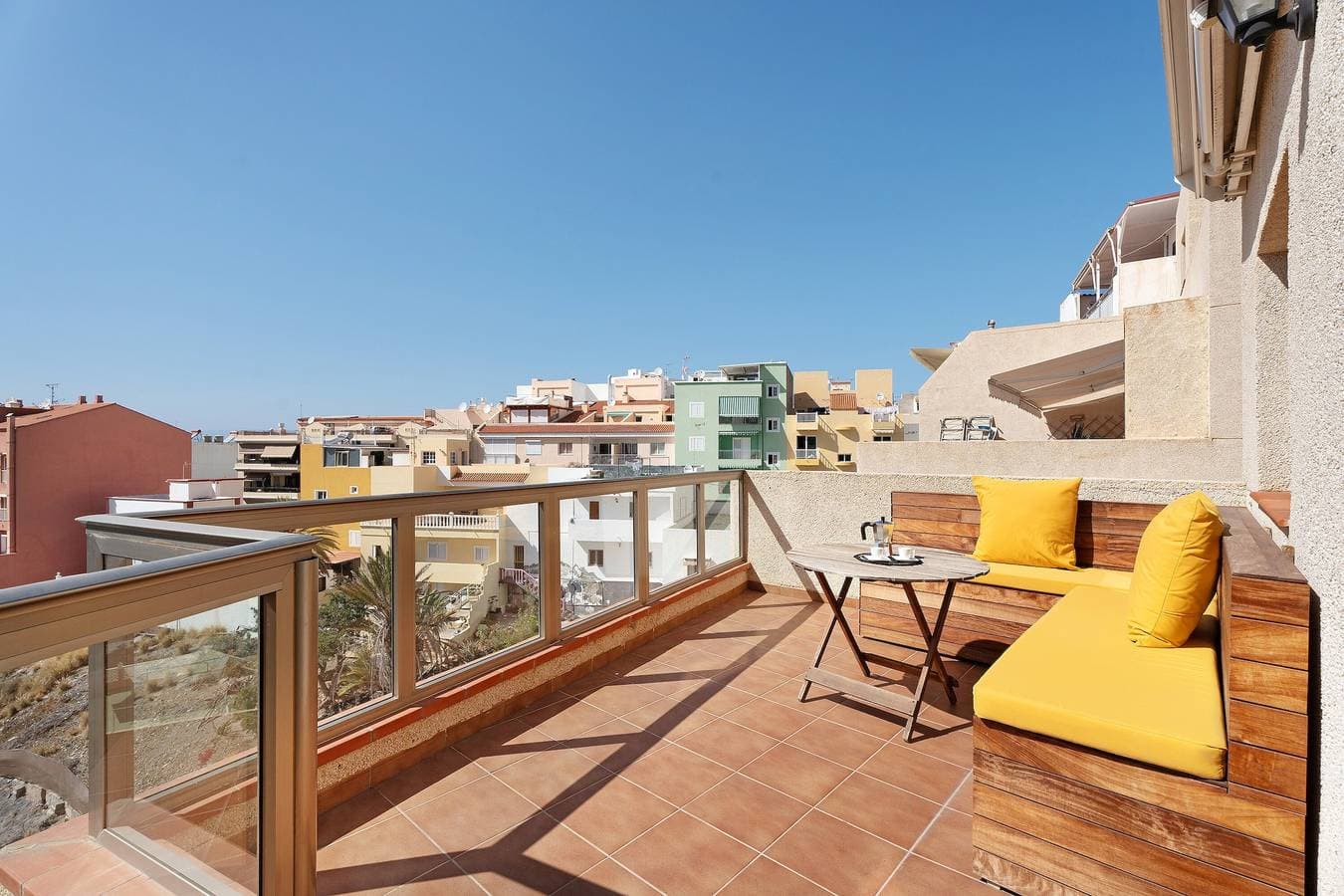 Foto 5 von 30: Ferienwohnung 'Ático Bellavista Alcalá' mit Privatterrasse und WLAN