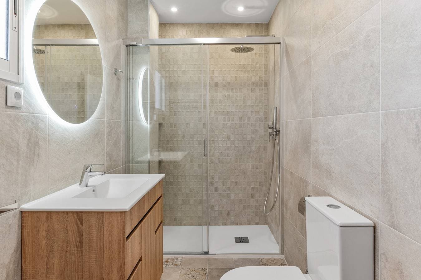 Foto 12 von 20: Ferienwohnung "Fuengirola" mit Blick auf das Meer und die Berge, Gemeinschaftspool & WLAN