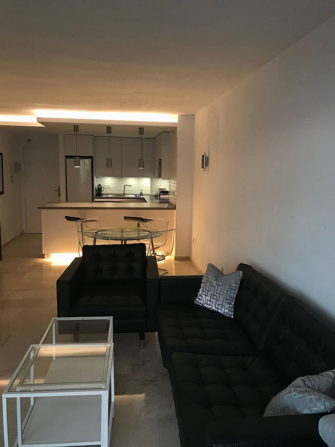 Foto 10 von 23: Apartment 'Modern Marina Apt Fantastic' mit Meerblick, WLAN und Klimaanlage