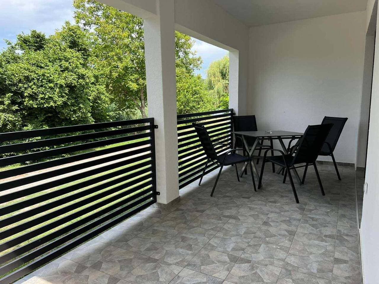 Foto 7 von 20: One-Bedroom Apartment with River View