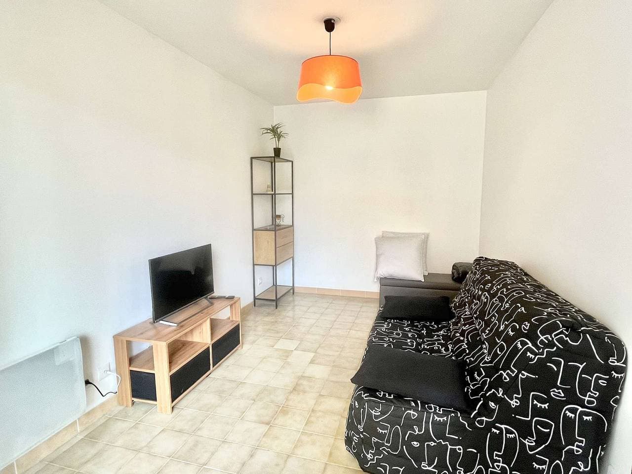 Foto 4 von 10: Gemütliches Studio mit Veranda, 10 Min vom Flughafen entfernt