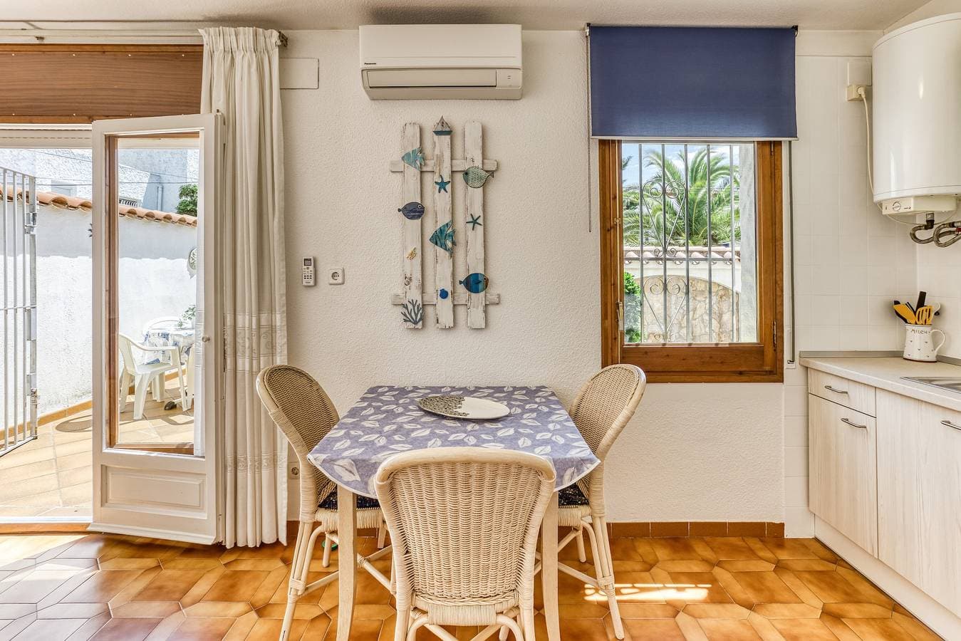 Foto 4 von 20: Apartment 'Bahia Studio' mit Seeblick, WLAN und Klimaanlage