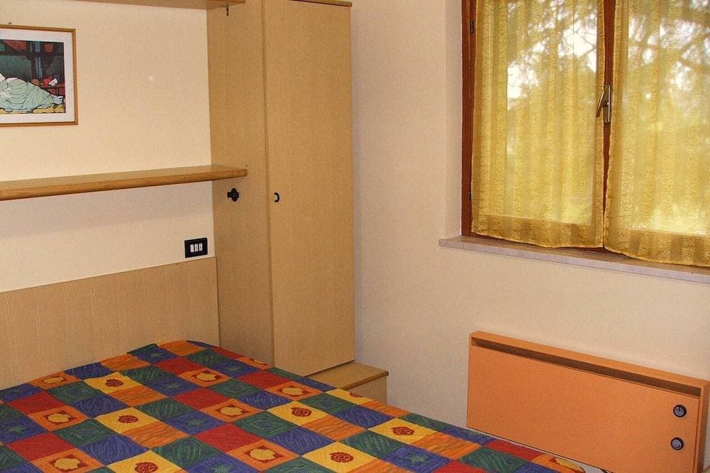 Foto 2 von 20: Zweizimmerwohnung In Einer Ruhigen Residenz Mit Pool Umgeben Von Grün